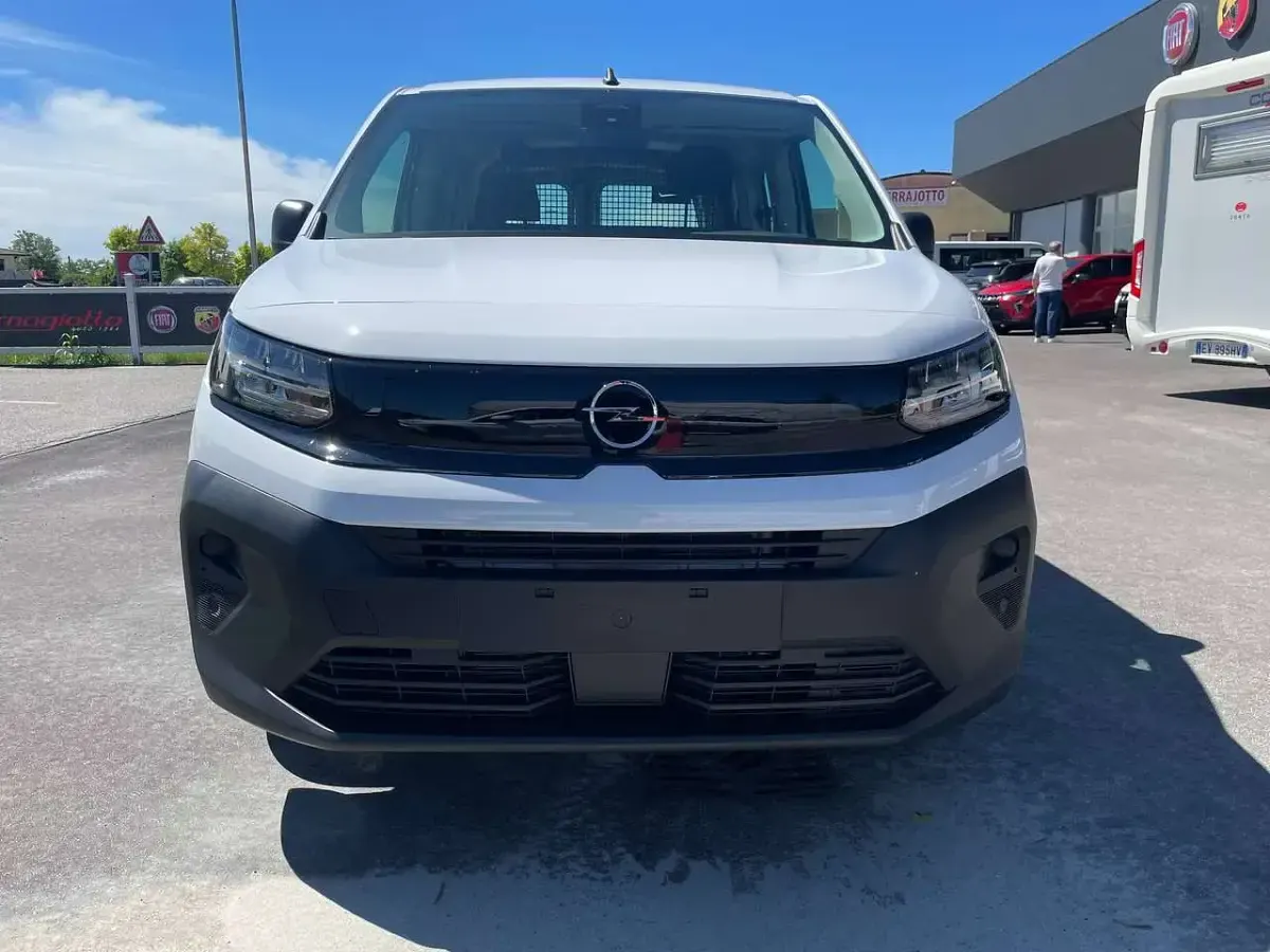 Nuova Opel Combo 101 CV (74 kW) 2026 Bianco Monovolume