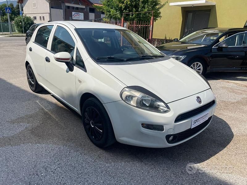 Bianco(met.) Usata 2016 Fiat Punto Street Due volumi | 5900 € (Buon prezzo) - Immagine 1/4