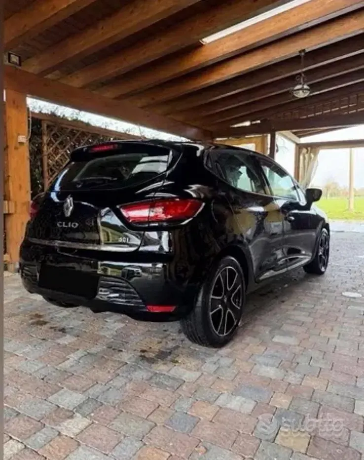 Usata Renault Clio 75 CV (55 kW) 2016 Nero Utilitaria