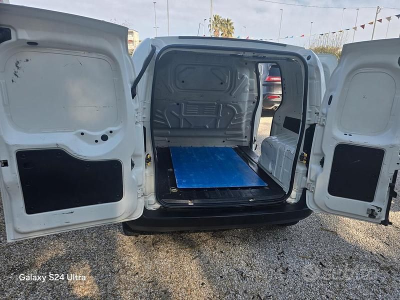 Usata Fiat Fiorino 80 CV (58 kW) 2018 Bianco Monovolume