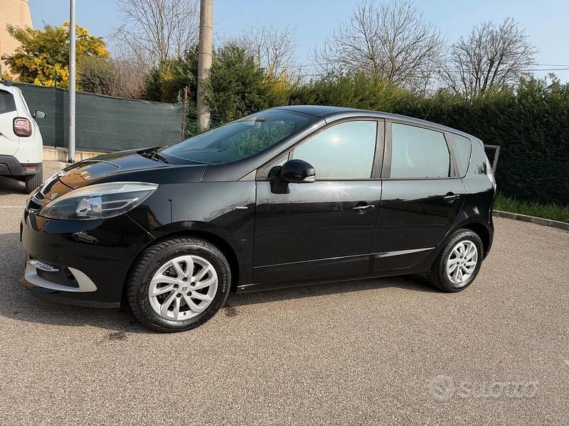 Usata Renault Scénic III 110 CV (80 kW) 2016 Nero Monovolume