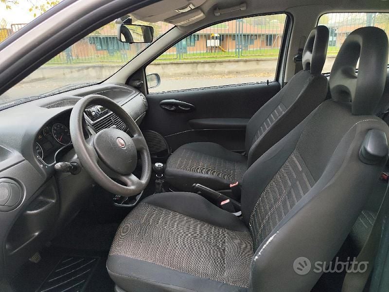 Usata Fiat Punto 60 CV (44 kW) 2010 Grigio Utilitaria