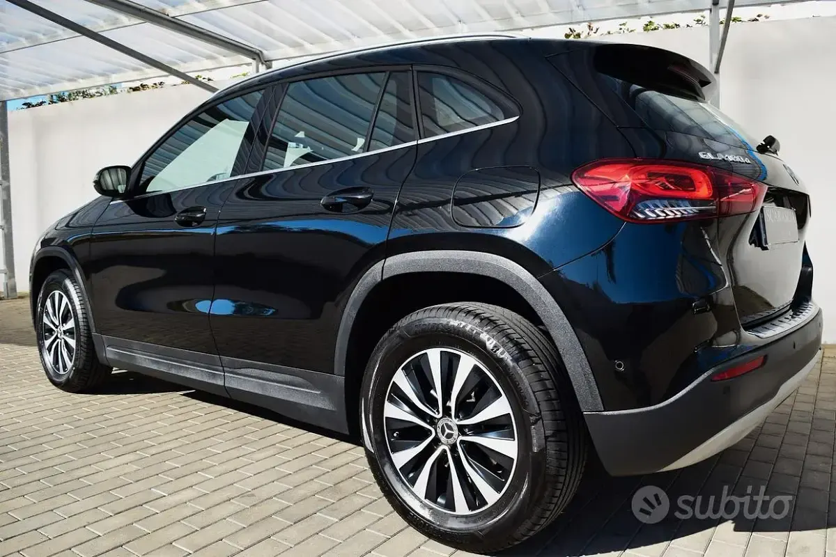 Usata Mercedes GLA180 116 CV (85 kW) 2022 Nero notte SUV
