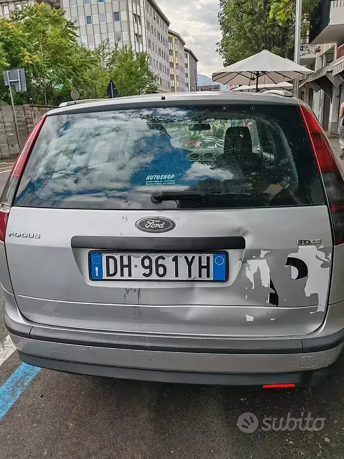 Usata Ford Focus 90 CV (66 kW) 2007 Grigio Station wagon