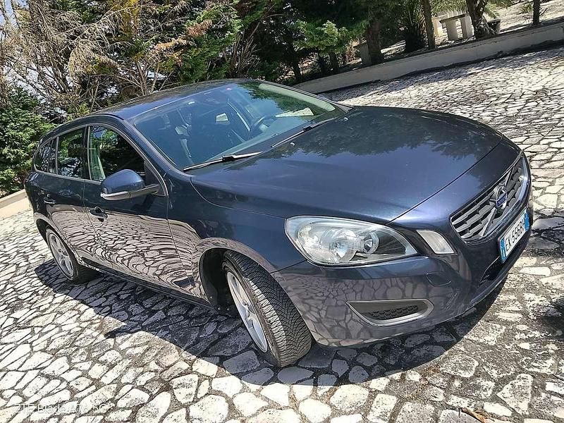 Usata Volvo V60 Kinetic 114 CV (83 kW) 2011 Station wagon