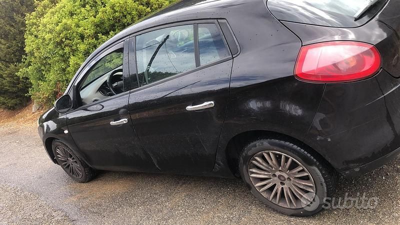Usata Fiat Bravo 105 CV (77 kW) 2011 Nero Utilitaria