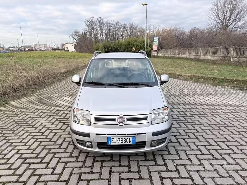Usata Fiat Panda Emotion 69 CV (50 kW) 2011 Grigio Utilitaria