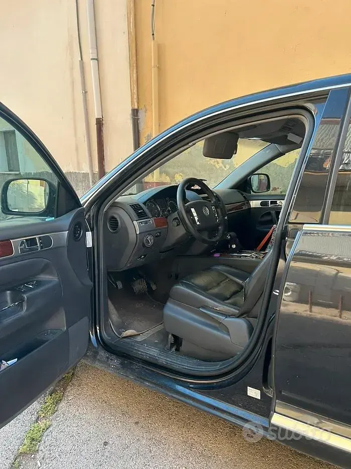 Usata VW Touareg 174 CV (127 kW) 2004 Nero SUV