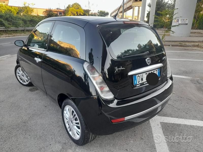Usata Lancia Ypsilon 75 CV (55 kW) 2010 Nero Utilitaria