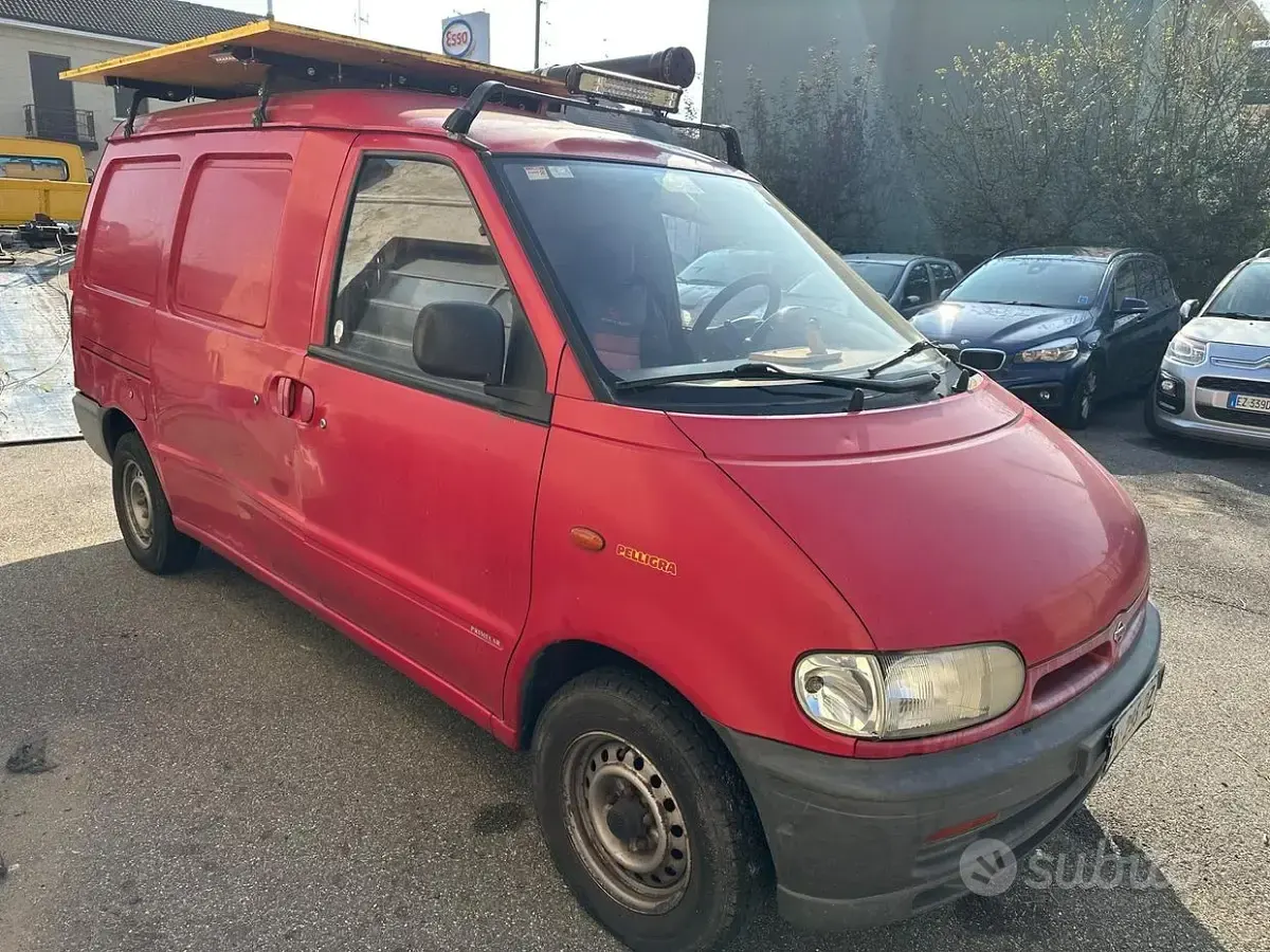 Usata Nissan Vanette 75 CV (55 kW) 1998 Rosso Monovolume
