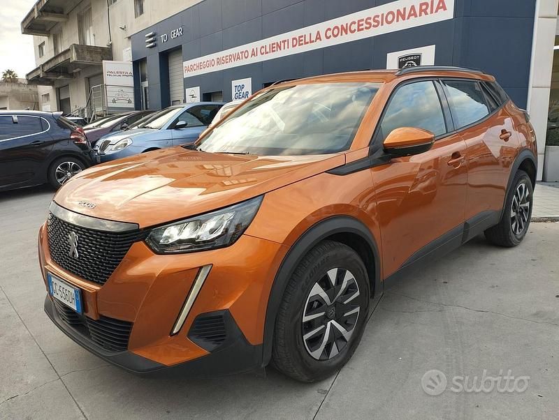 Usata Peugeot 2008 Active 102 CV (75 kW) 2021 Arancione SUV