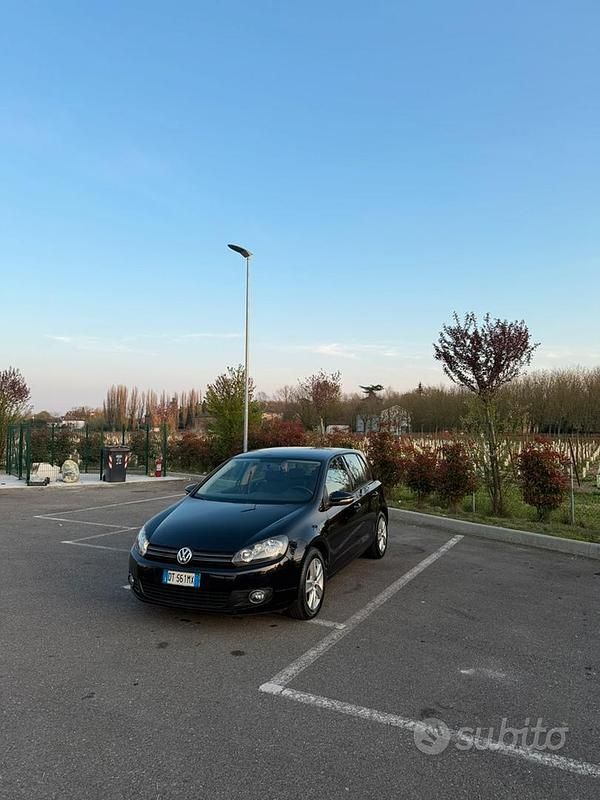 Usata VW Golf VI Trendline 110 CV (80 kW) 2009 Nero Utilitaria