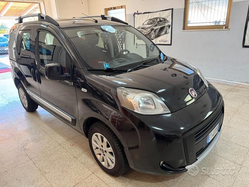 Usata Fiat Qubo Trekking 75 CV (55 kW) 2014 Nero Monovolume