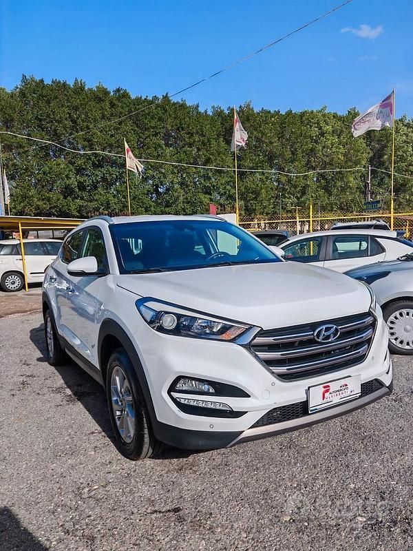 Bianco Usata 2016 Hyundai Tucson Xpossible SUV | 14.800 € (Cara) - Immagine 1/4