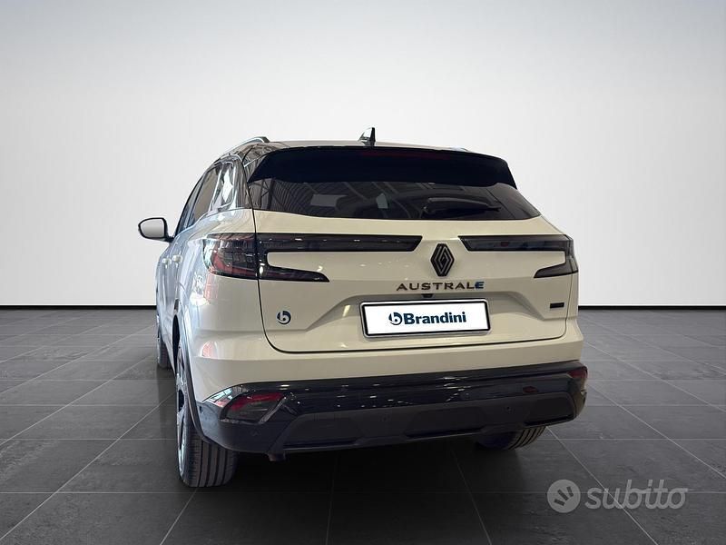 Usata Renault Austral Iconic Esprit Alpine 131 CV (96 kW) 2023 Alpine white SUV