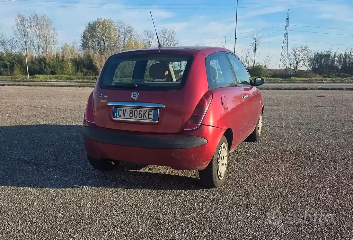 Usata Lancia Ypsilon 60 CV (44 kW) 2005 Rosso Utilitaria