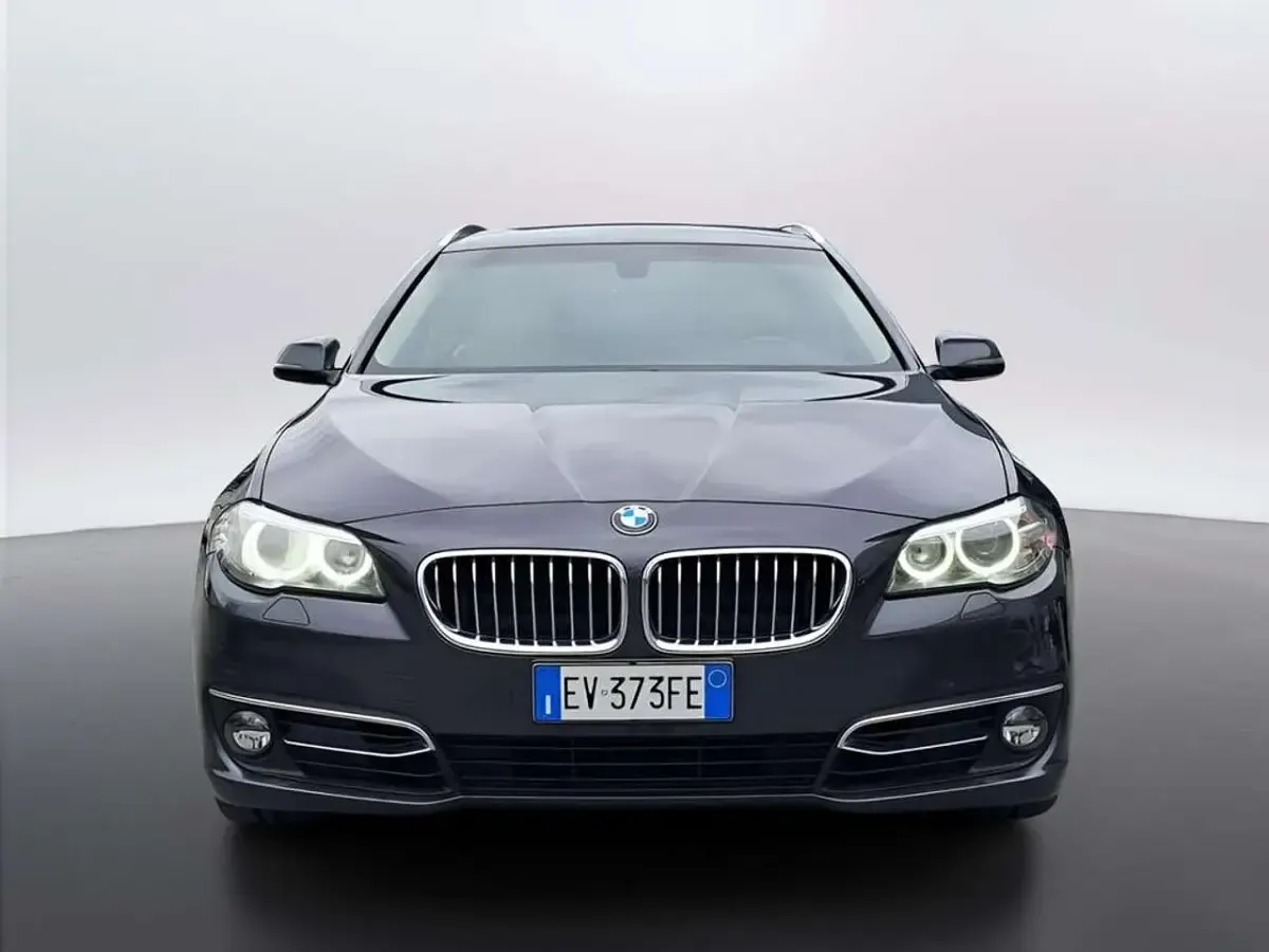 Usata BMW 525 Luxury Line 218 CV (160 kW) 2014 Grigio metallizzato Station wagon