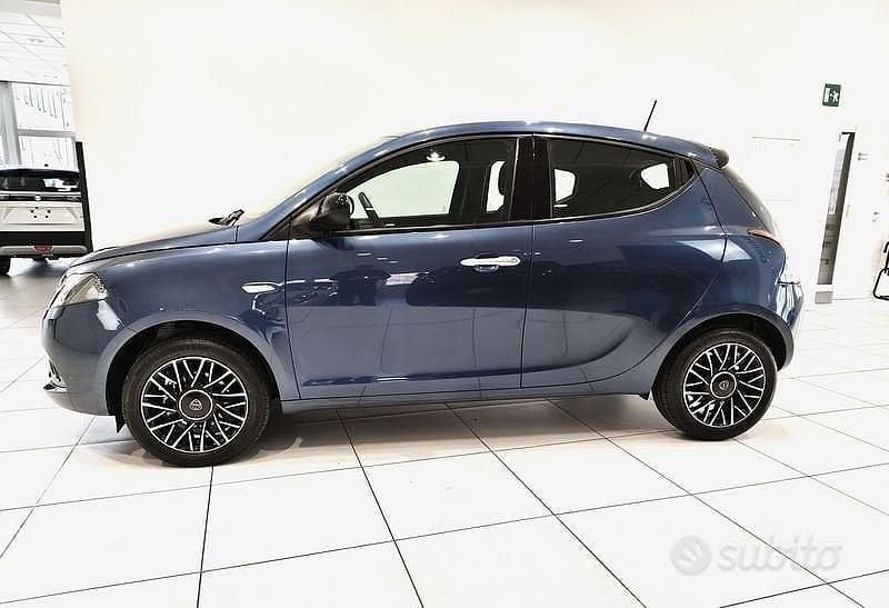 Usata Lancia Ypsilon S 69 CV (50 kW) 2024 Blu Utilitaria