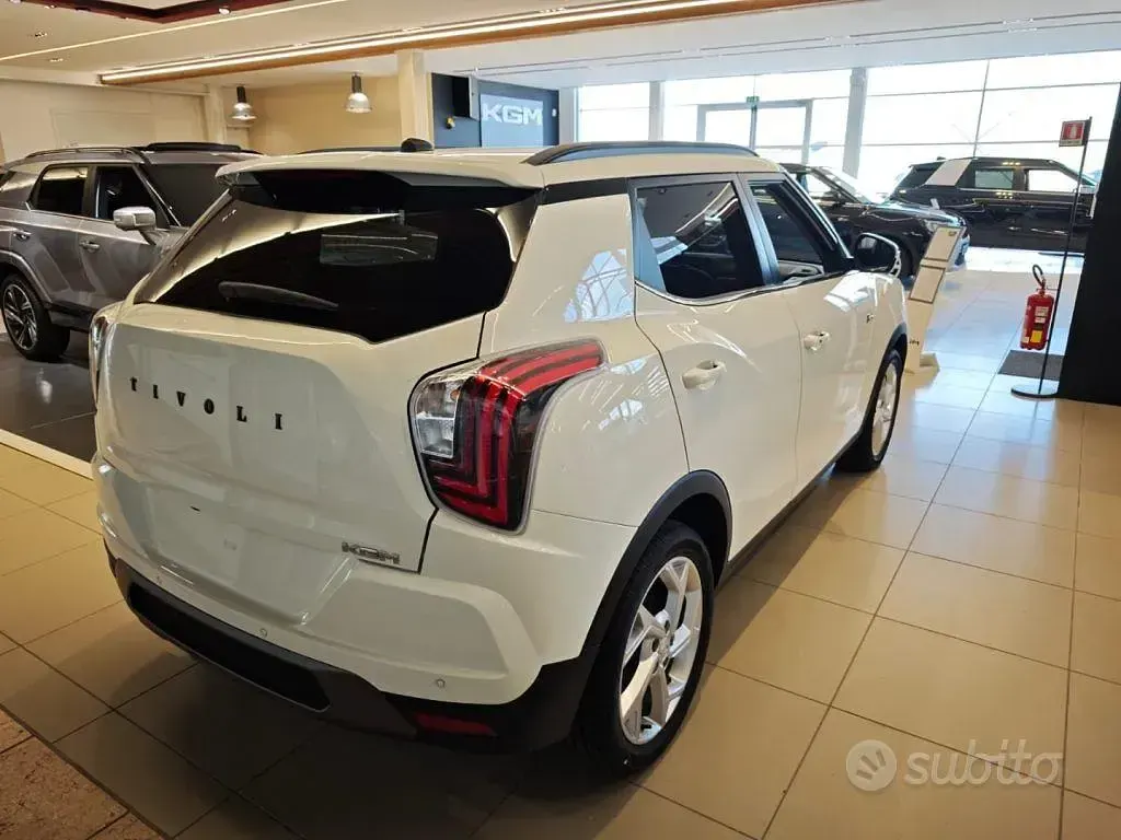 Nuova KGM Tivoli 163 CV (119 kW) 2026 Bianco SUV