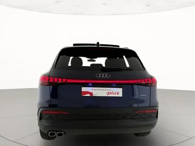 Usata Audi Q5 Business 204 CV (150 kW) 2025 Blu navarra metallizzato SUV