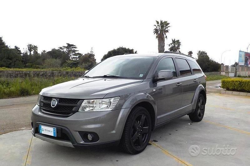 Usata Fiat Freemont Urban 170 CV (125 kW) 2011 Grigio SUV