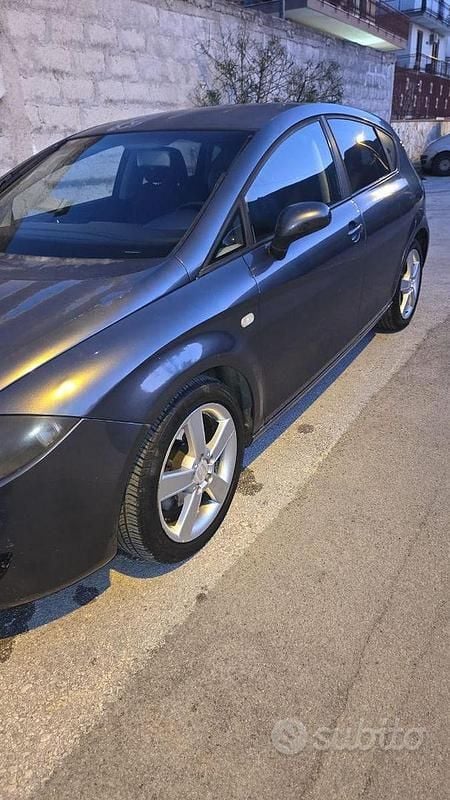 Occasion Seat Leon 140 ch (102 kW) 2005 Gris Citadine