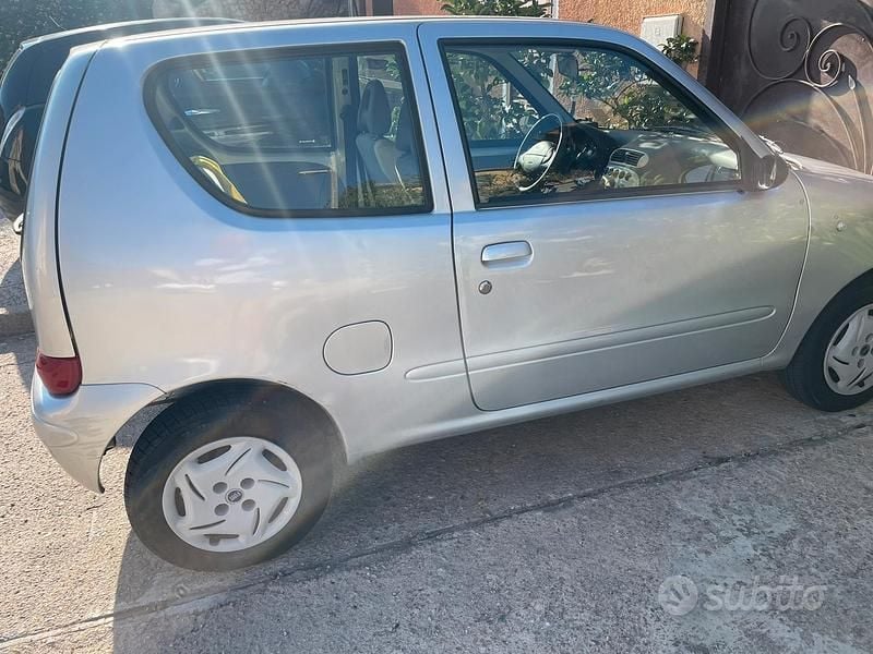 Usata Fiat 600 54 CV (39 kW) 2009 Berlina