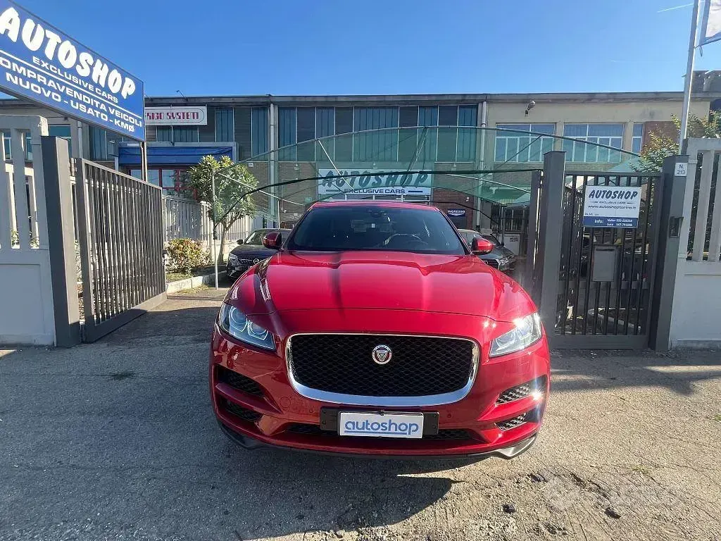 Usata Jaguar F-Pace Prestige 300 CV (220 kW) 2016 Rosso SUV
