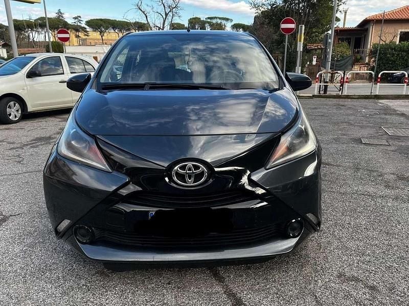 Grigio Usata 2017 Toyota Aygo X-cite Due volumi | 4950 € (Super prezzo) - Immagine 1/4