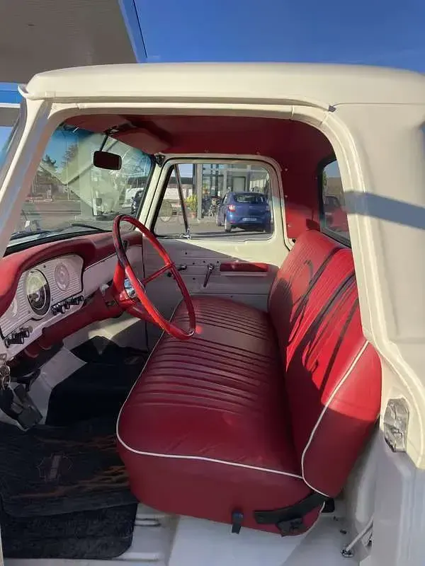 Usata Ford V8 211 CV (155 kW) 1966 Bianco SUV
