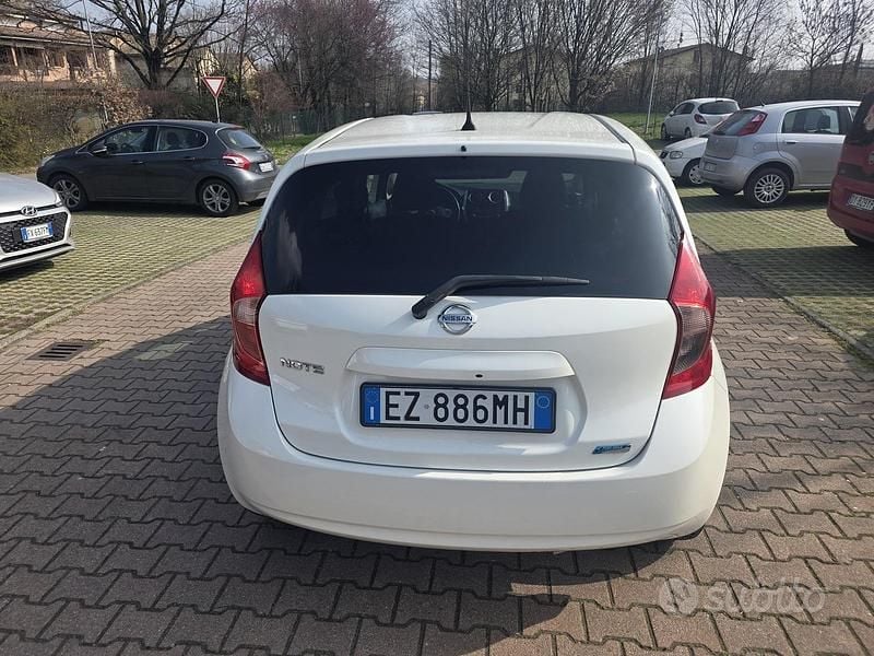 Usata Nissan Note Acenta 90 CV (66 kW) 2015 Bianco Utilitaria