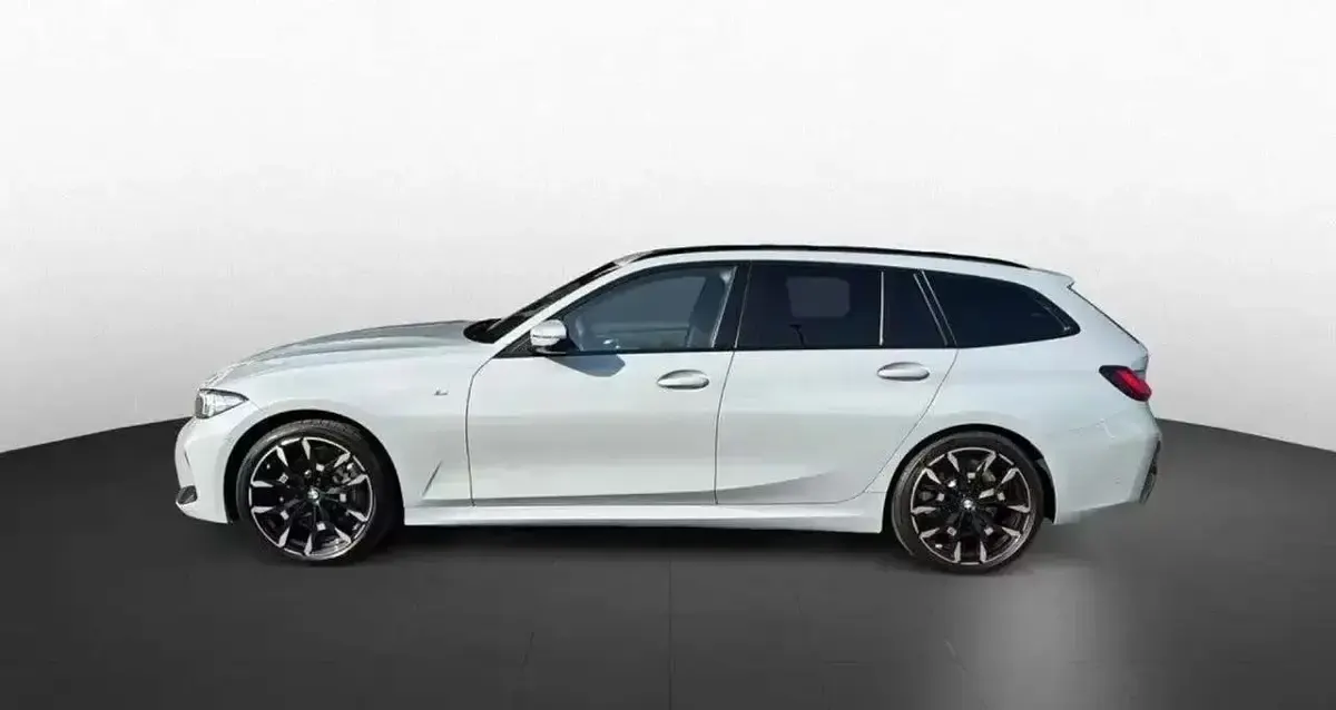 Usata BMW 330 M Sport 245 CV (180 kW) 2025 Brooklyn grey Station wagon