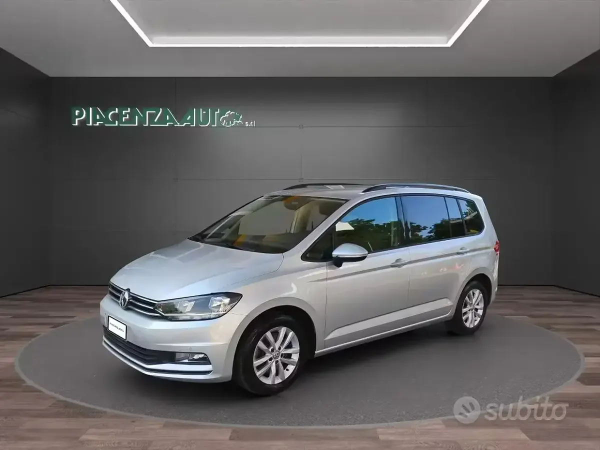 Usata VW Touran Highline 115 CV (84 kW) 2017 Grigio Monovolume