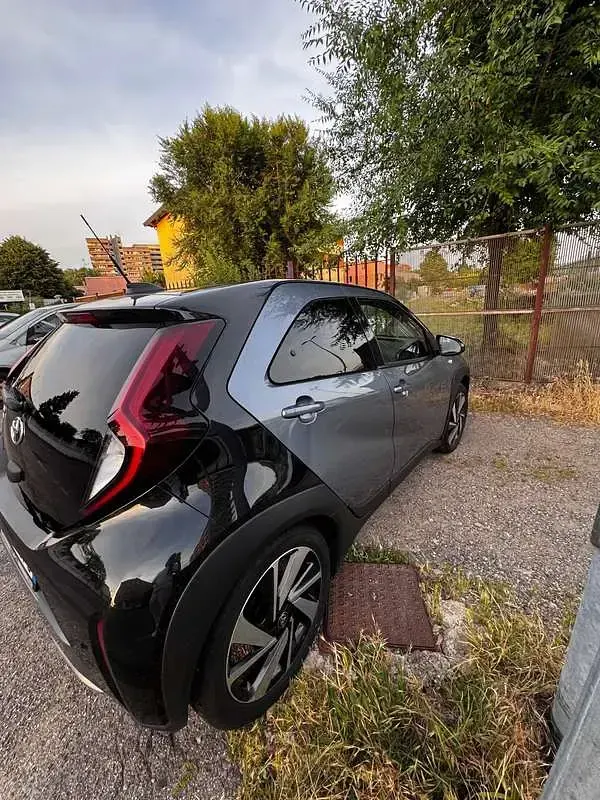 Usata Toyota Aygo X Active 72 CV (52 kW) 2024 Blu/azzurro SUV