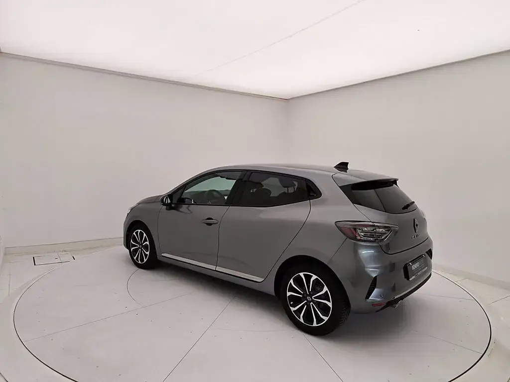 Usata Renault Clio Techno 91 CV (66 kW) 2025 Grigio Utilitaria