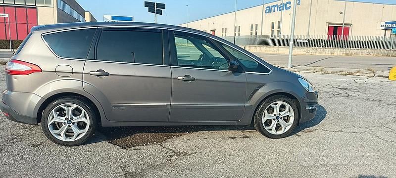 Usata Ford S-MAX 163 CV (119 kW) 2013 Grigio Monovolume