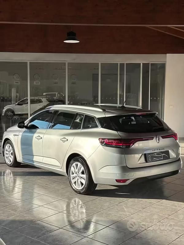 Usata Renault Mégane GrandTour Equilibre 115 CV (84 kW) 2022 Grigio Station wagon