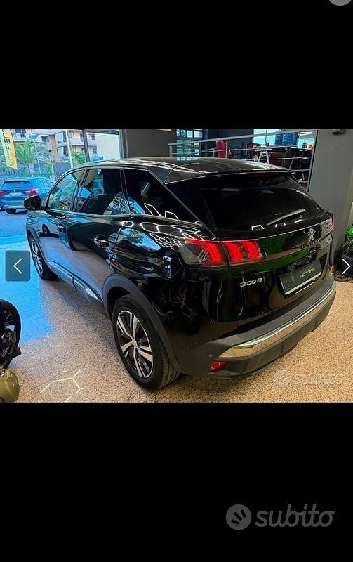 Usata Peugeot 3008 Allure 131 CV (96 kW) 2022 Nero SUV