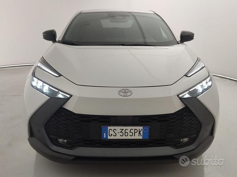 Usata Toyota C-HR Trend 152 CV (111 kW) 2024 Bianco SUV
