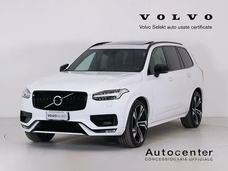 Käytetty Volvo XC90 R-Design 235 HP (172 kW) 2019 Katumaasturi