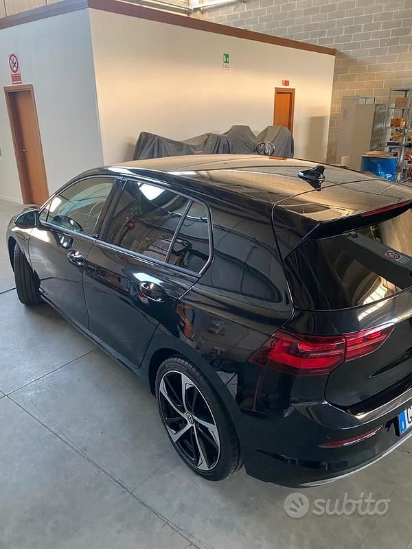 Usata VW Golf VIII 150 CV (110 kW) 2023 Nero Berlina