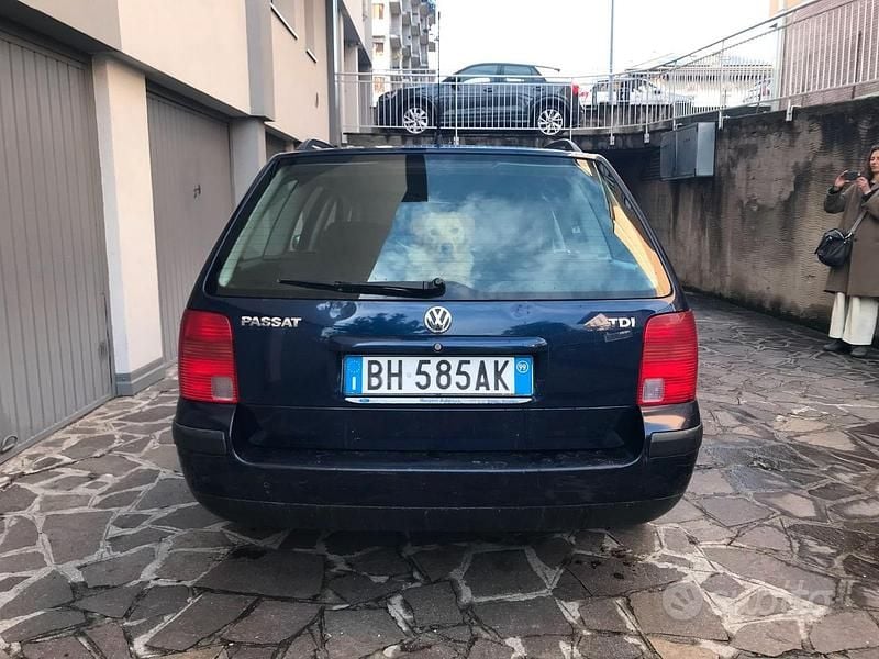 Usata VW Passat Highline 116 CV (85 kW) 1999 Blu Station wagon