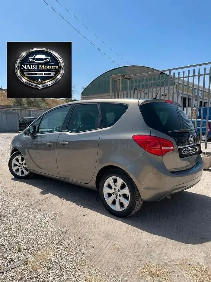 Usata Opel Meriva Cosmo 75 CV (55 kW) 2010 Grigio Monovolume