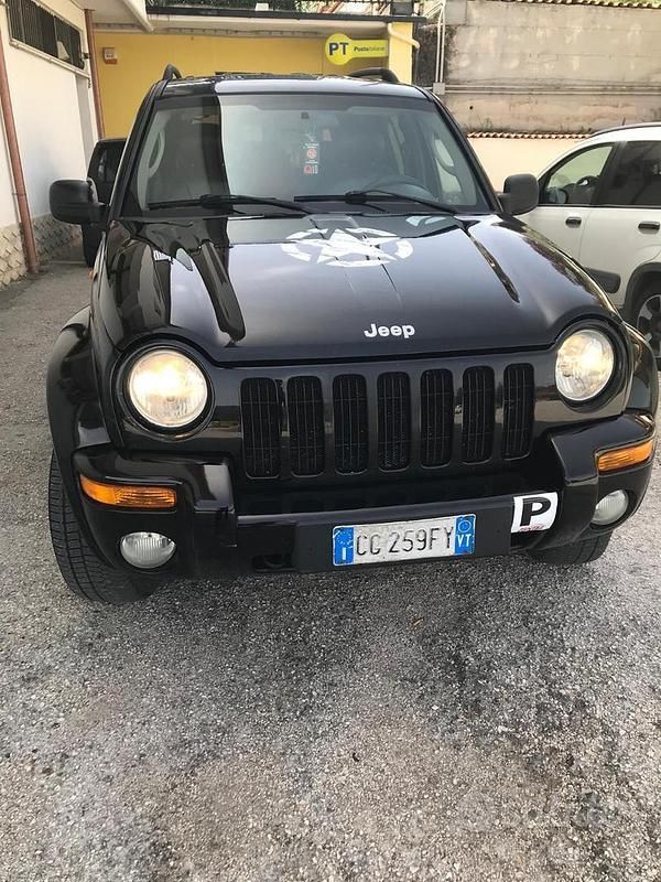 Usata Jeep Cherokee 143 CV (105 kW) 2003 Nero SUV