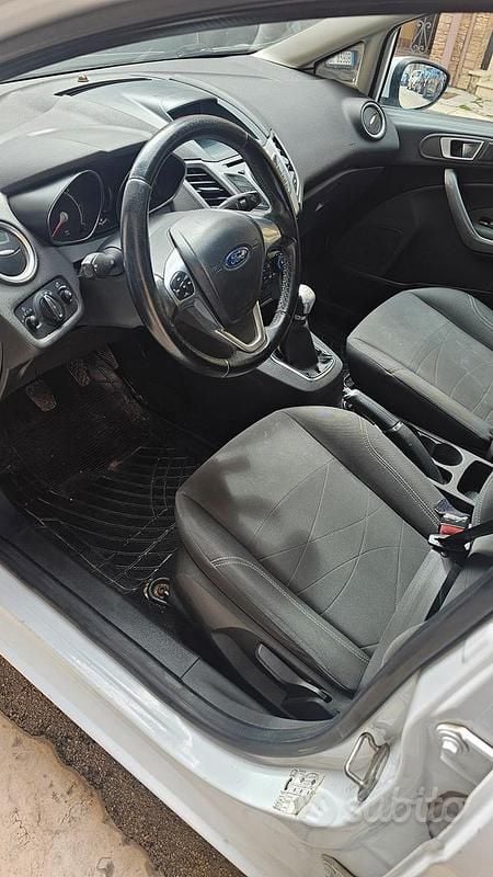 Usata Ford Fiesta 2010 Bianco Utilitaria