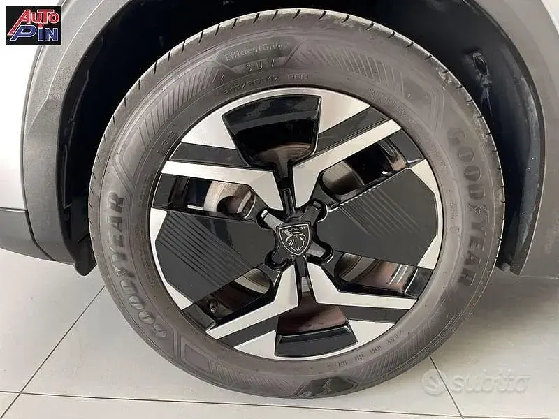 Usata Peugeot 2008 Allure 102 CV (75 kW) 2025 Grigio SUV