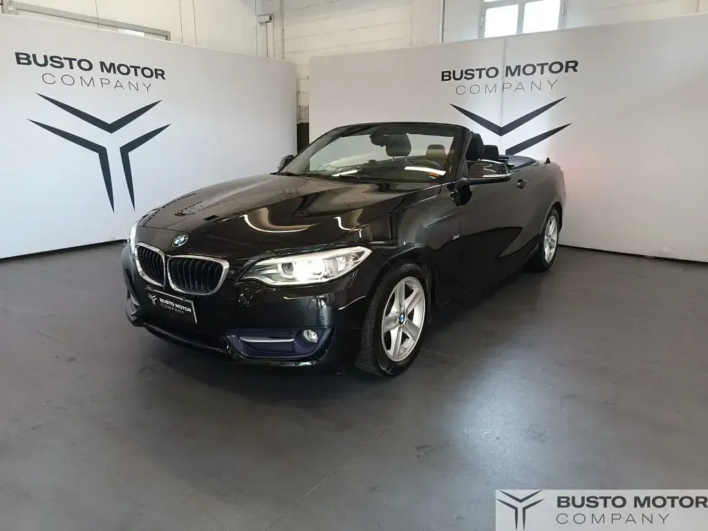 Usata BMW 218 Sport Line 150 CV (110 kW) 2018 Argento / pastello Cabrio