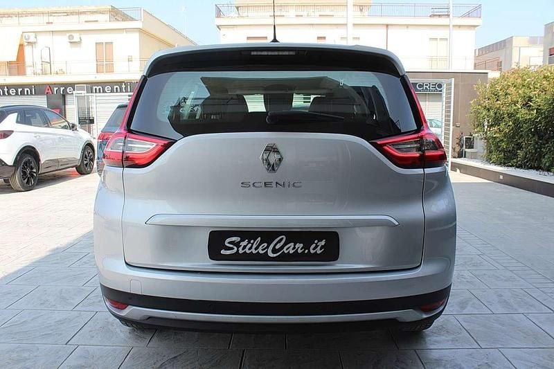 Usata Renault Grand Scénic IV Business 120 CV (88 kW) 2020 Grigio platino metallizzato Monovolume