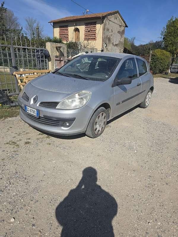 Usata Renault Clio II Rip Curl 75 CV (55 kW) 2007 Berlina