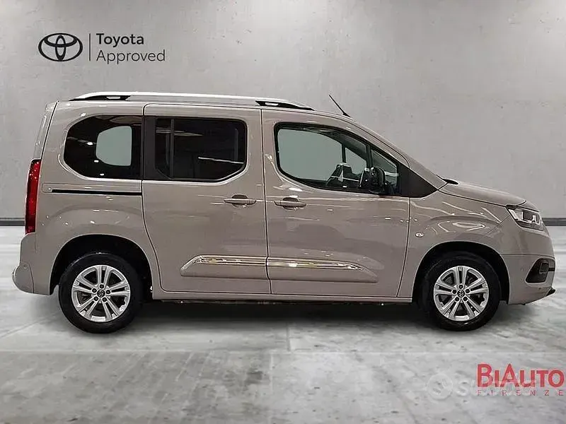 Usata Toyota Proace Verso City 101 CV (74 kW) 2022 Grigio Station wagon